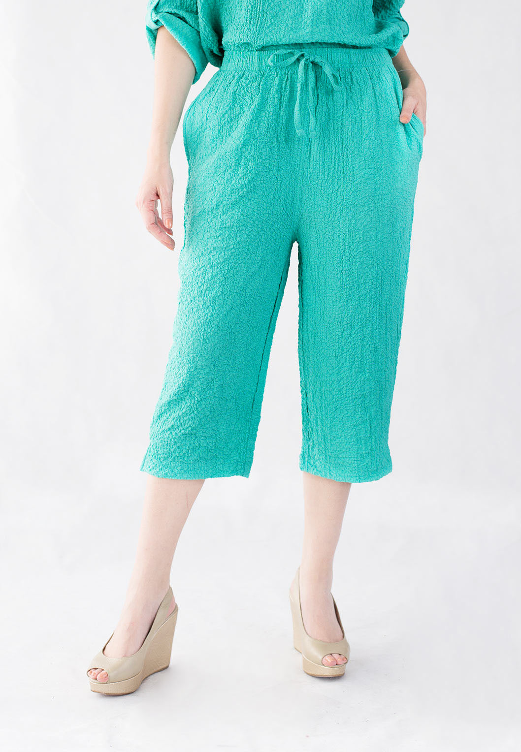 Pull-On Coastal Crinkle Capri