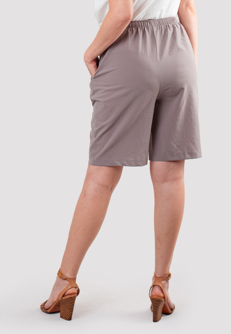 Pull On Lechute Short Sand